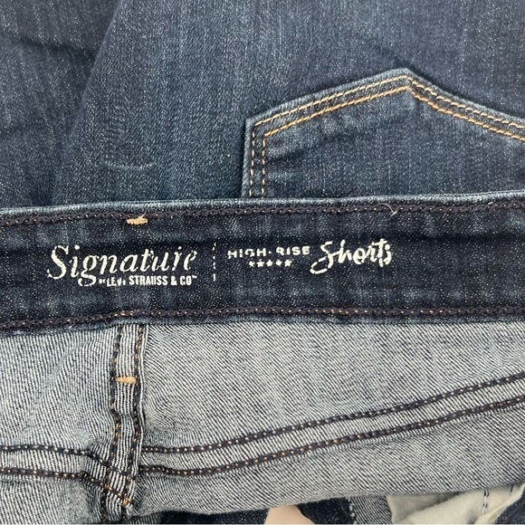 Signature By Levi Strauss High Rise Cut Off Jean Shorts Size 26 Women’s - Picture 2 of 5